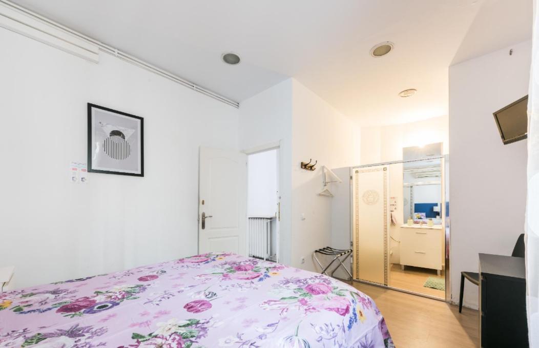 M&F 7 Rooms/7 Bathrooms Over Gran Via Madryt Zewnętrze zdjęcie