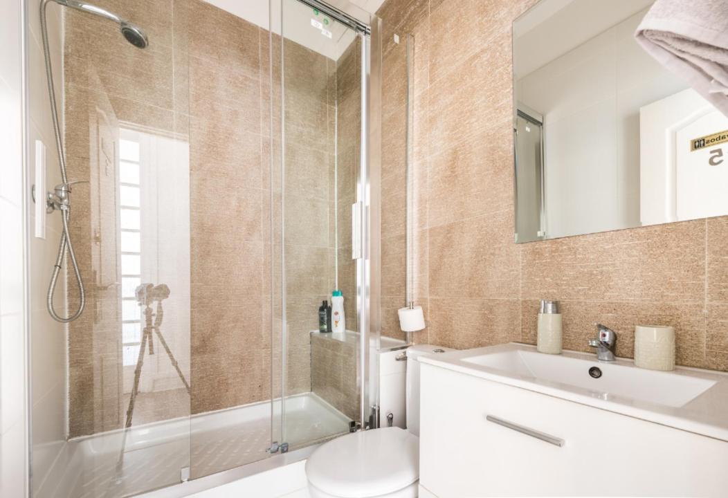 M&F 7 Rooms/7 Bathrooms Over Gran Via Madryt Zewnętrze zdjęcie